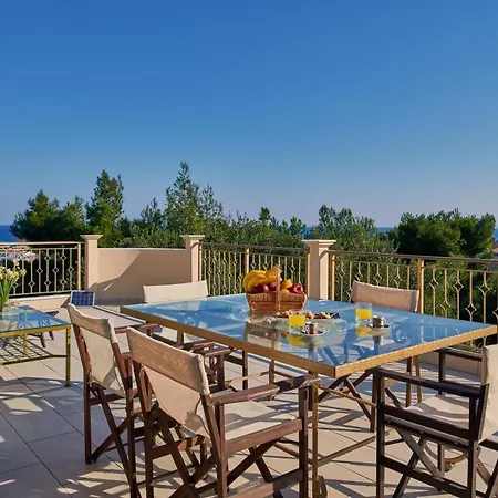 בית נופש Contessa Irini *