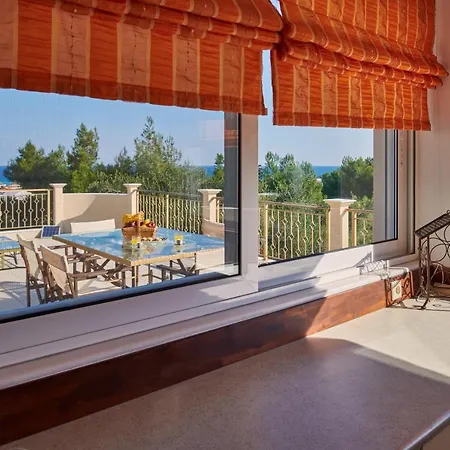 Contessa Irini * Plános